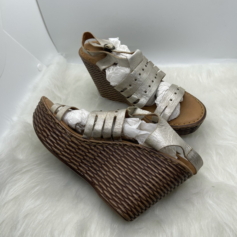 Ladies wedge sandals
